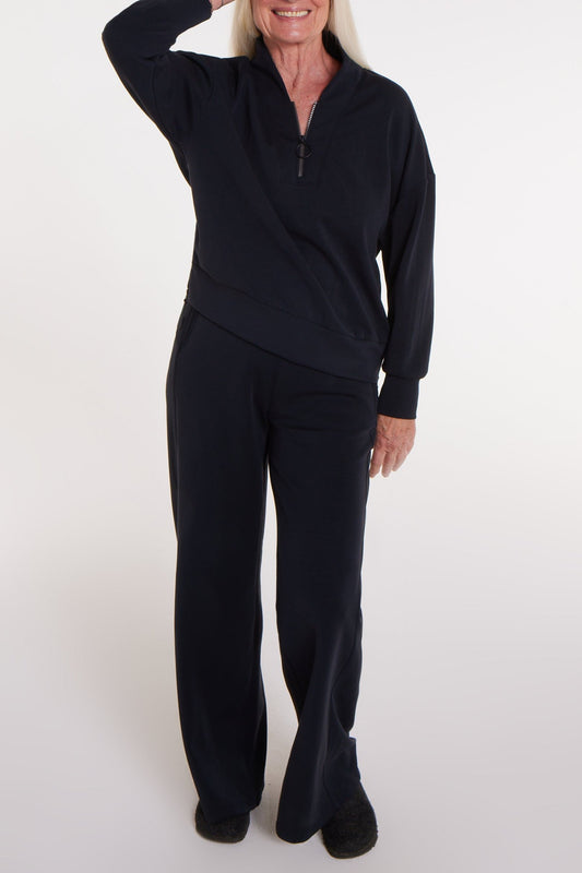 Genevieve Adaptable Pullover in Black