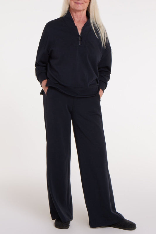Genevieve Adaptable Pullover in Black