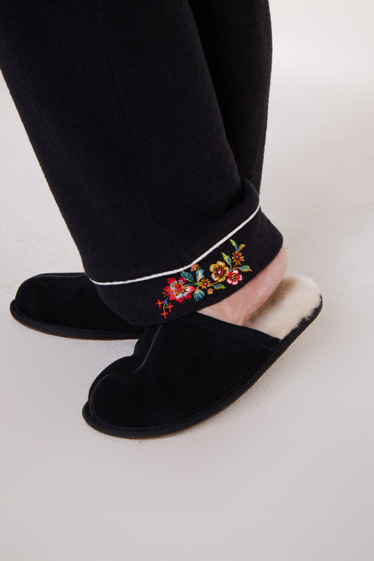 Wela Pajama Adatpable Pant in Back